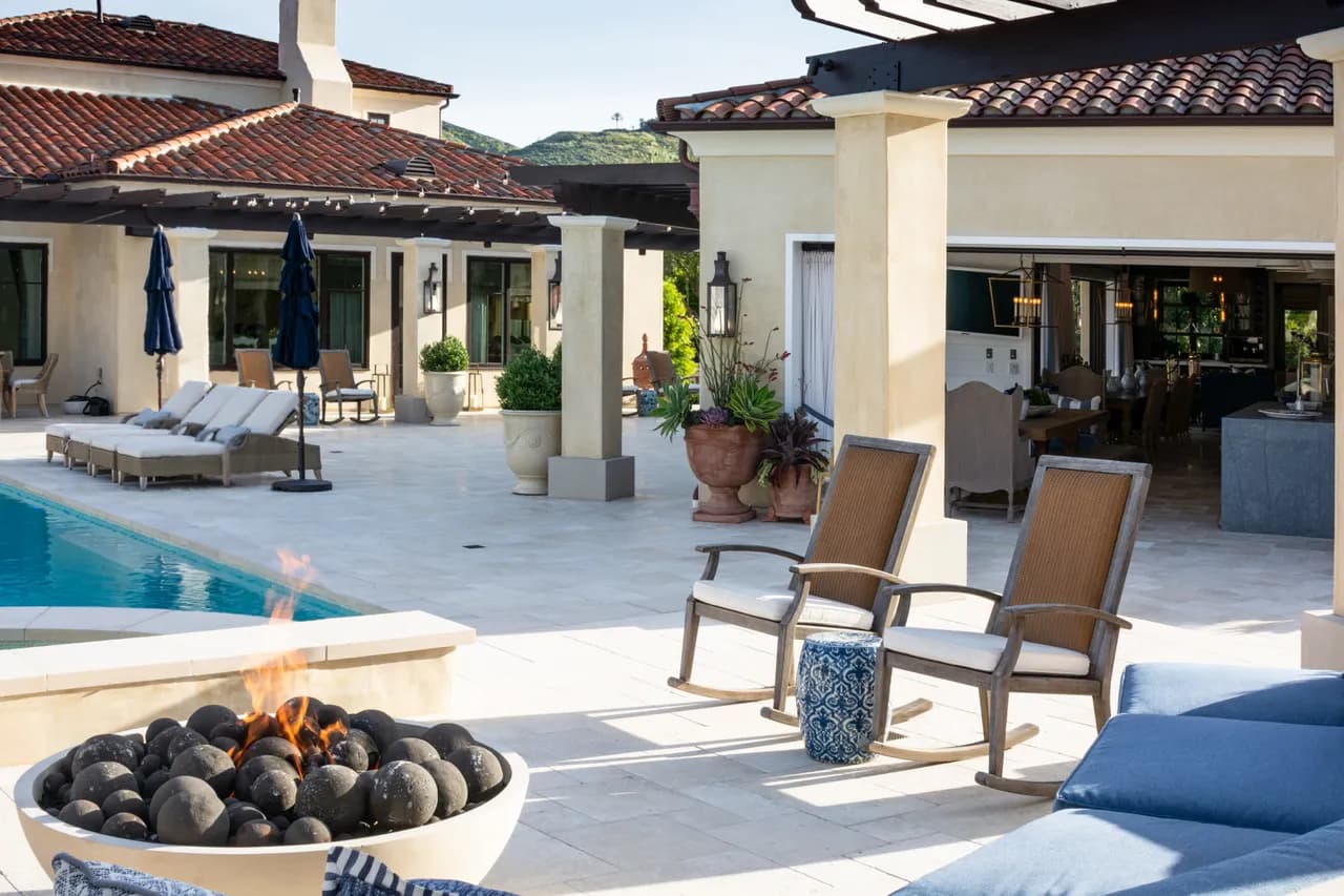 Gallery photos for 1,200 sq ft Custom Pool House Built for a Rancho Santa Fe Estate: Image #4