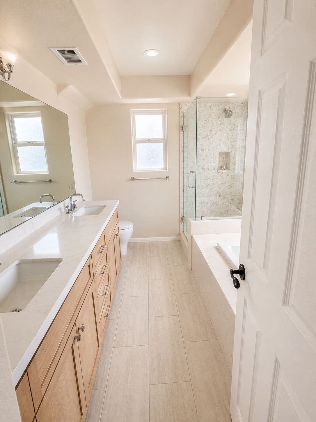Gallery photos for Full Bathroom Remodel with Ocean Views in Mission Beach: Image #3