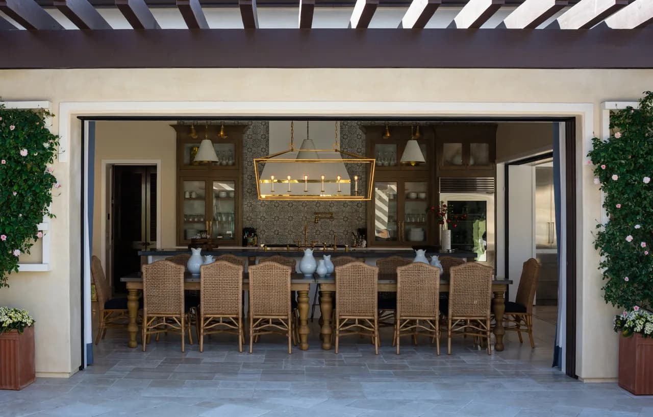Gallery photos for 1,200 sq ft Custom Pool House Built for a Rancho Santa Fe Estate: Image #2